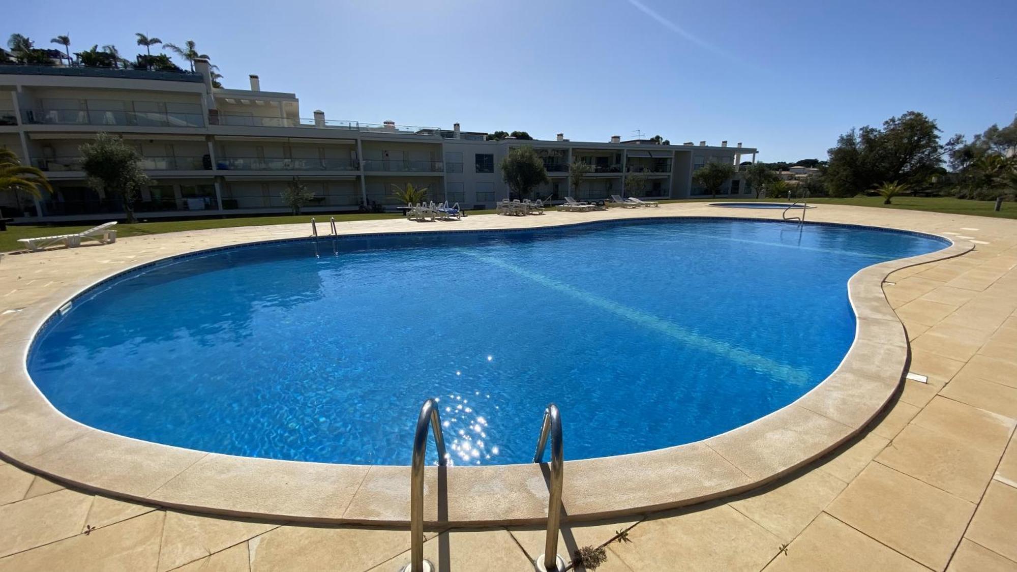 Charmant Appartement A 1Km De La Plage, Avec Piscine A 알부페이라 외부 사진