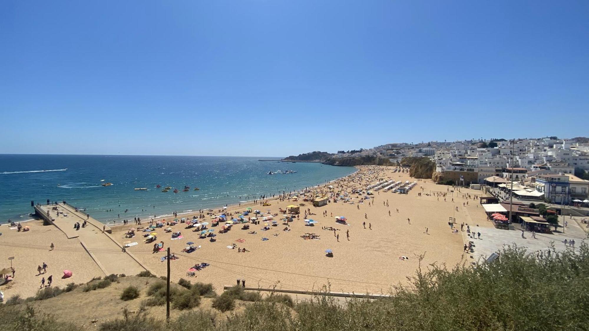 Charmant Appartement A 1Km De La Plage, Avec Piscine A 알부페이라 외부 사진