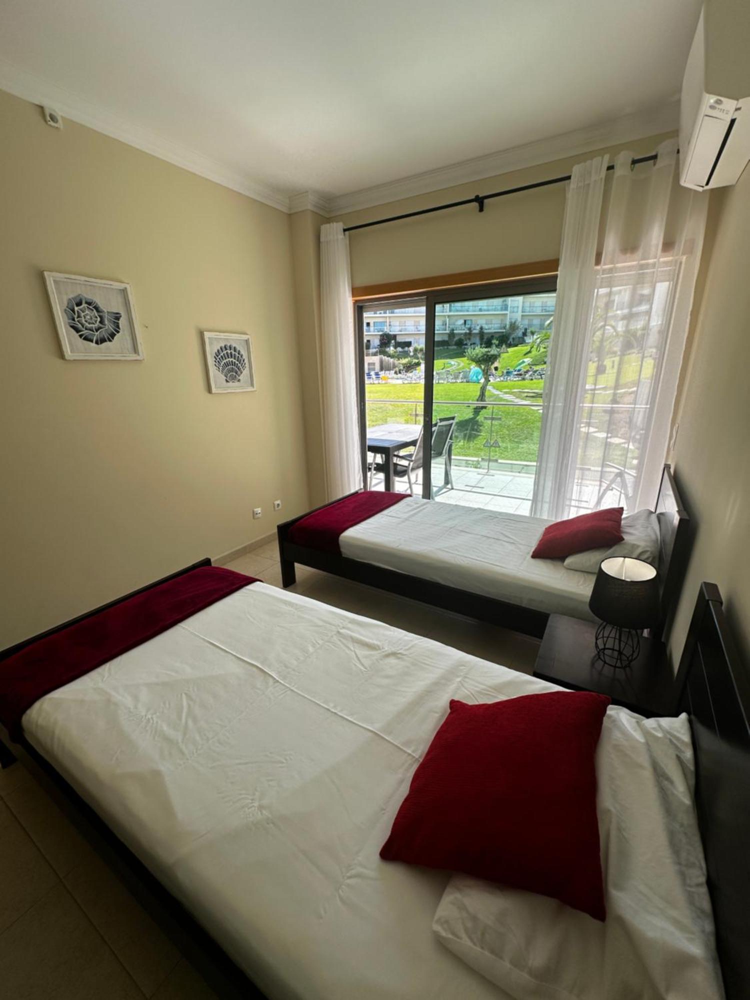 Charmant Appartement A 1Km De La Plage, Avec Piscine A 알부페이라 외부 사진